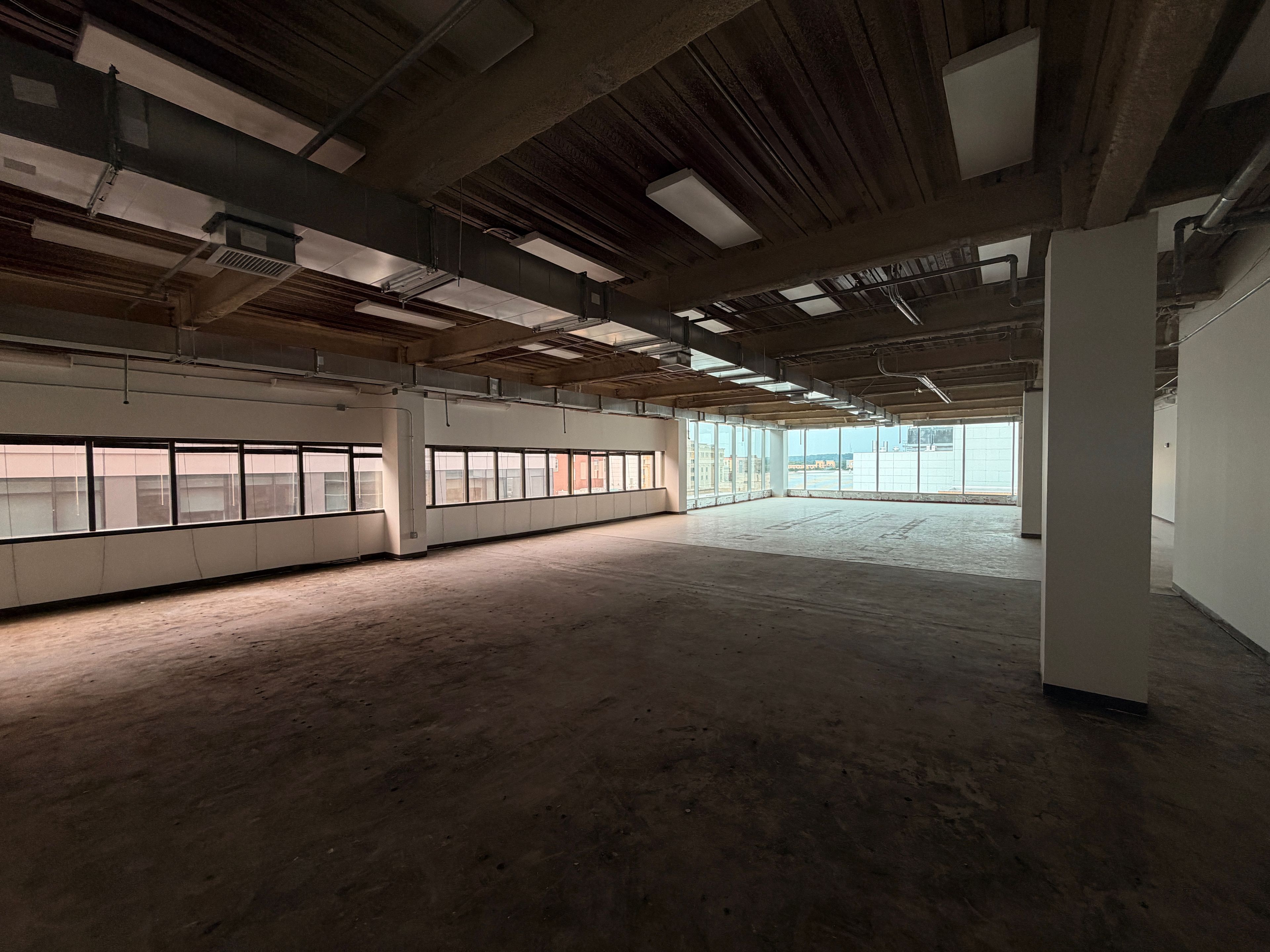 250 Monroe, Suite 450 — raw shell