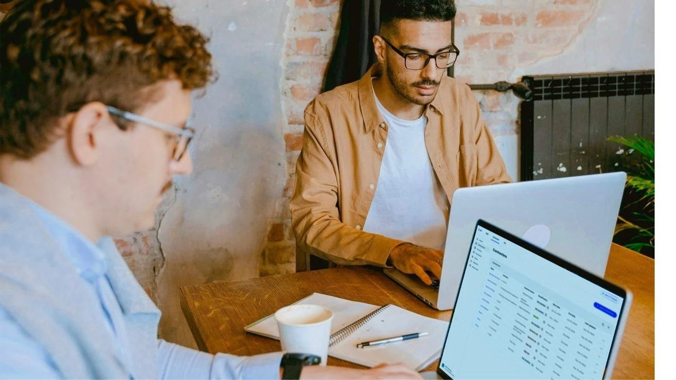 Tips om over te stappen naar een Employer of Record of over te stappen op een andere provider​​ 