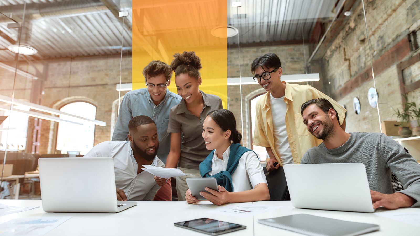 3 Communication Strategies to Bridge the Employee Experience Gap