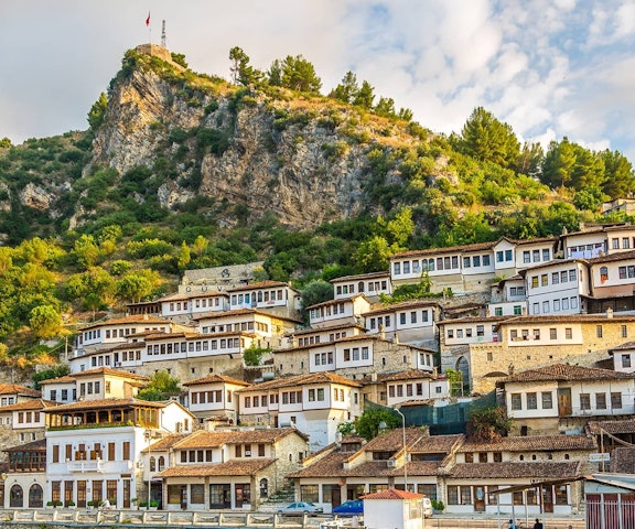 Albanien Dotterbolag